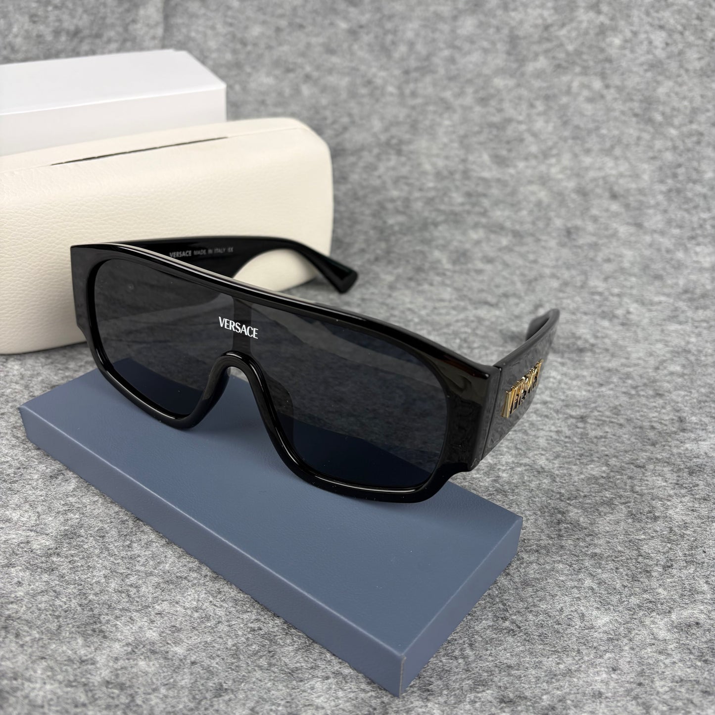 Modern Oversized Shield Sunglasses | Lightweight UV-Protection
