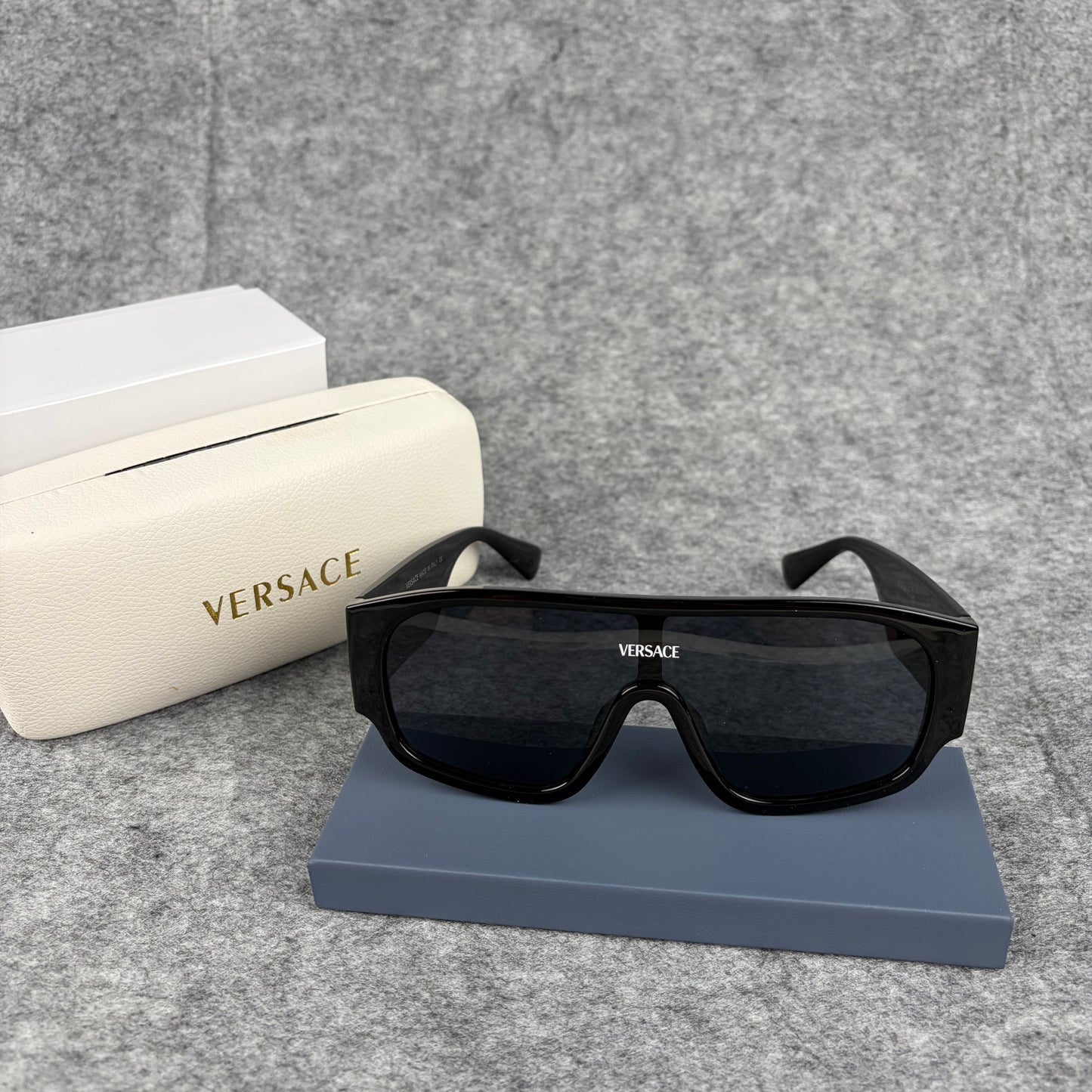 Modern Oversized Shield Sunglasses | Lightweight UV-Protection