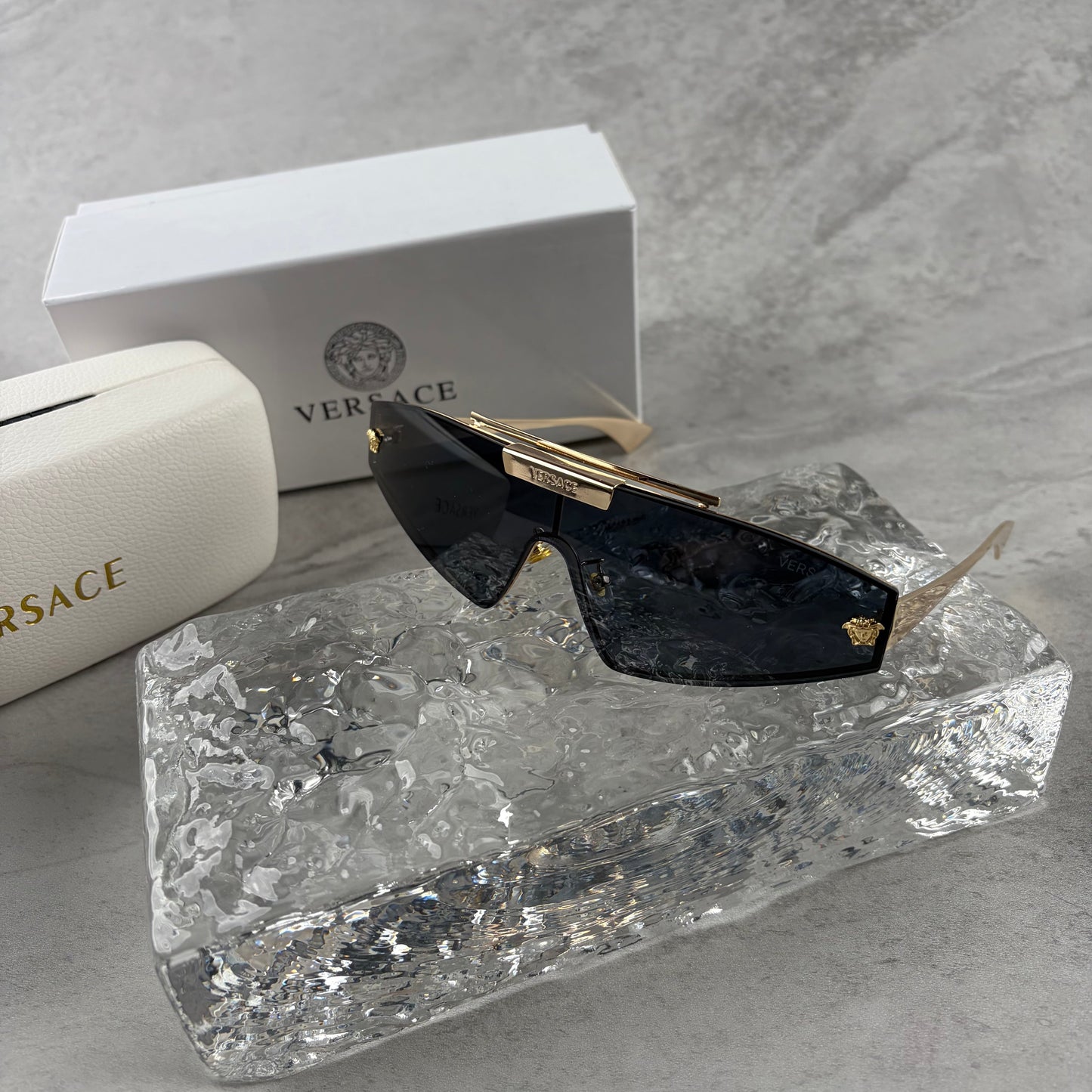 Modern Gold Metal Shield Sunglasses - Unisex UV Protection Eyewear